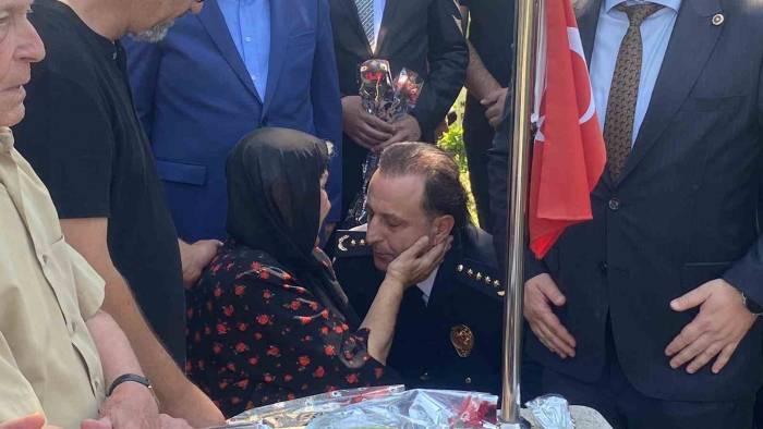 7 Yıldır Dinmeyen Acı: 15 Temmuz Şehidi Kabri Başında Anıldı
