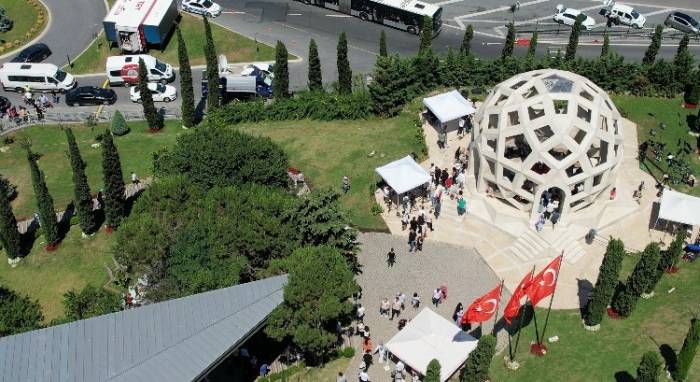15 Temmuz Şehitler Anıtı’na Ziyarete Gelenler Havadan Görüntülendi