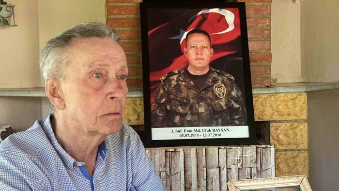 15 Temmuz Şehidi Emniyet Müdürünün Babası Yürekleri Dağladı: "7 Yıl Bana Bir Asır Gibi Geldi"