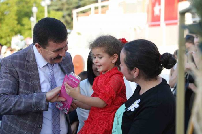 Burdur Protokolü Şehit Aileleri Ve Gaziler İle Yemekte Bir Araya Geldi