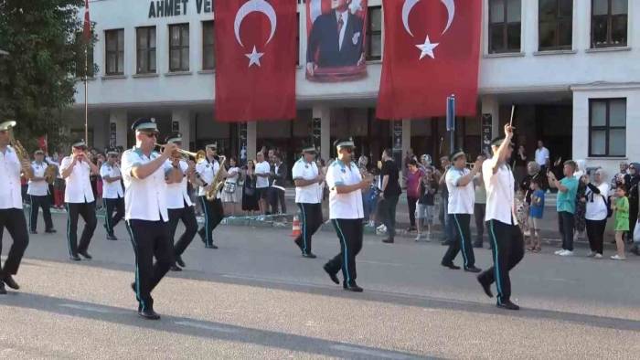 Bursalılar 15 Temmuz’un 7. Yılında Meydanlara Akın Etti