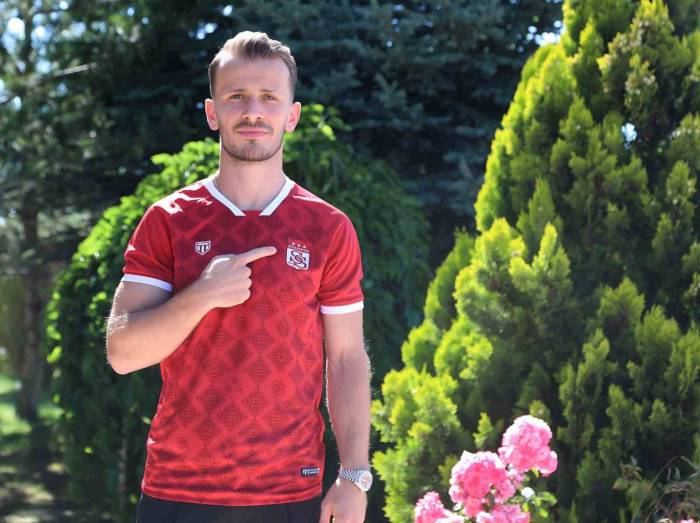 Abdulkadir Parmak Resmen Sivasspor’da