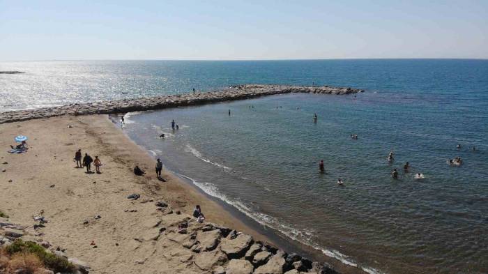 El Nino Sıcağından Bunalan Vatandaşlar, Akdeniz’de Serinliyor