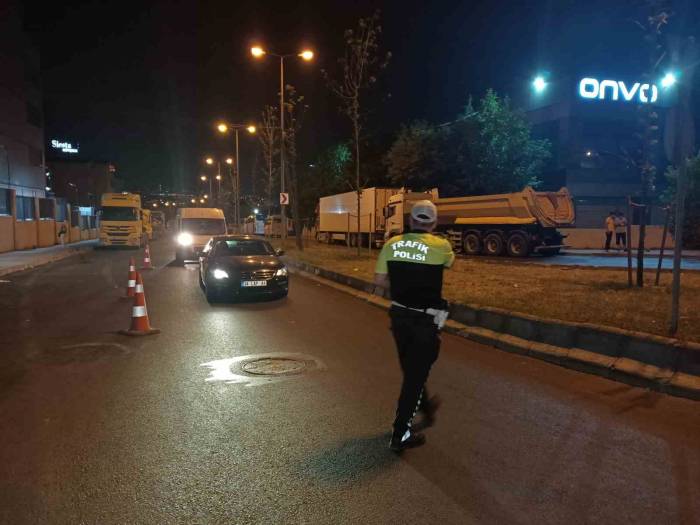 İstanbul’da Uyuşturucu Denetimi: Araçlar Tek Tek Durdurularak Arandı