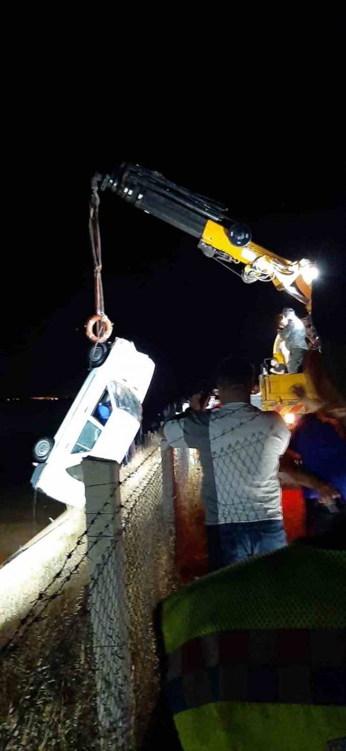 Sulama Kanalına Düşen Araçtaki Sürücünün Cesedine Ulaşıldı