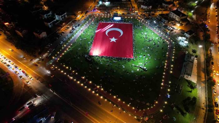 Dünyanın En Büyük Türk Bayrağı Kayseri’de Açıldı
