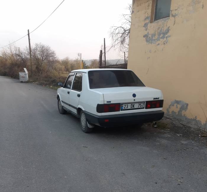 Elini Kolunu Sallayarak Geldi, Aracı Çalıp Gitti