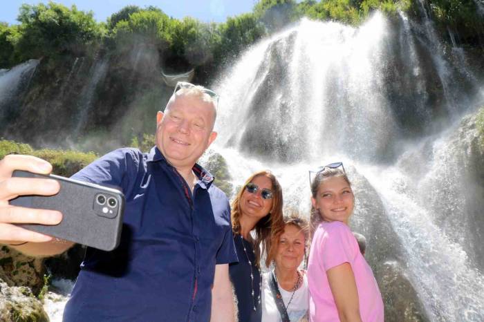 El Nino’dan Kaçtılar, Girlevik Şelalesinde Serinlediler