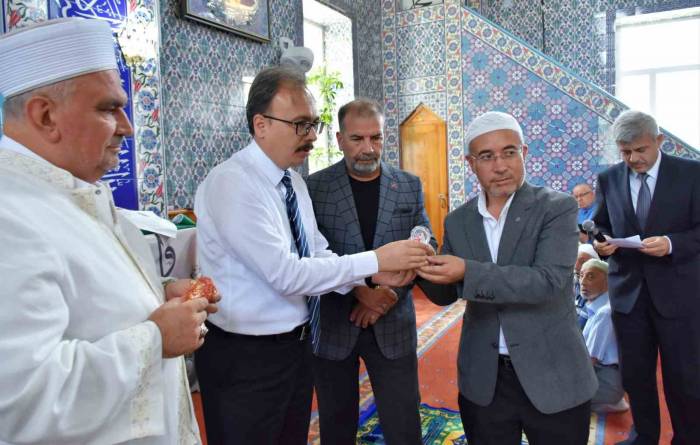 Hazreti Muhammed’in Mübarek Saç Teli Bozüyük’te Ziyarete Açıldı