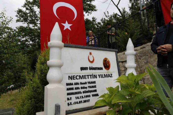 Şehit Öğretmen Necmettin Yılmaz Kabri Başında Anıldı