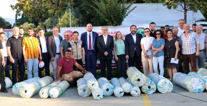 Yalova’da Sebze Üreticilerine 20 Ton Sera Örtüsü Dağıtıldı