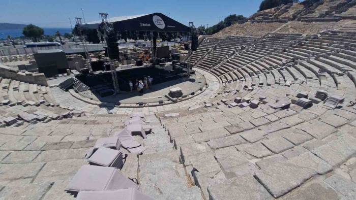 Bodrum Antik Tiyatro’daki Konserler Eleştirilerin Hedefi Oldu