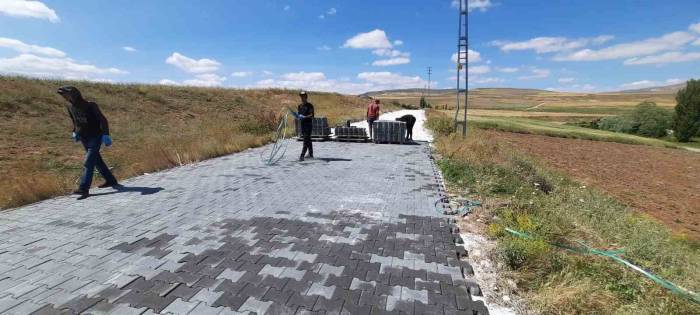 Bünyan’da Kilit Parke Yol Yapım Çalışmaları Devam Ediyor