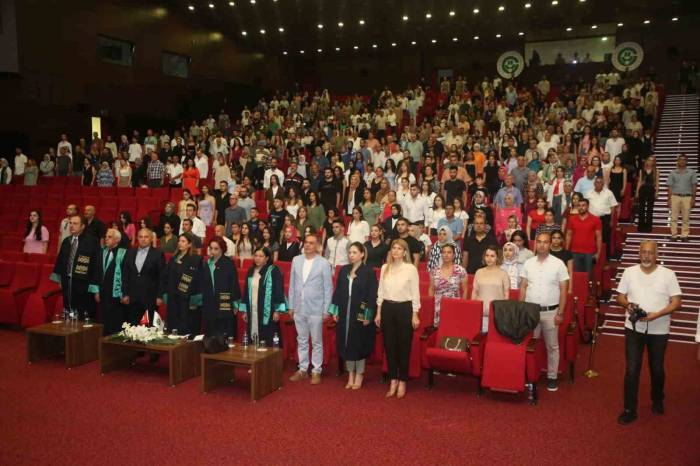 Ç.ü. Abdi Sütcü Sağlık Hizmetleri Myo’da Mezuniyet Sevinci