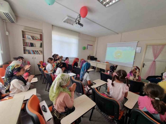 Darıcalılar Yaz Tatilini Hem Eğlenerek Hem De Öğrenerek Geçiriyor