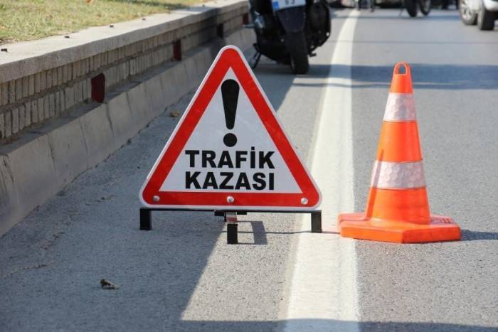 Ambulans Şoförü Baba, Kazada Ağır Yaralanan Oğlunu Kurtaramadı