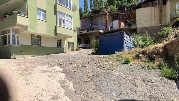 İspir’de Mahalle Sakinlerden İmzalı Tepki