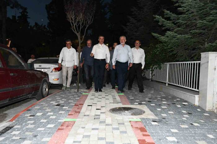 İstasyon Caddesi Yeni Yüzüyle Kent Estetiğine Değer Katıyor