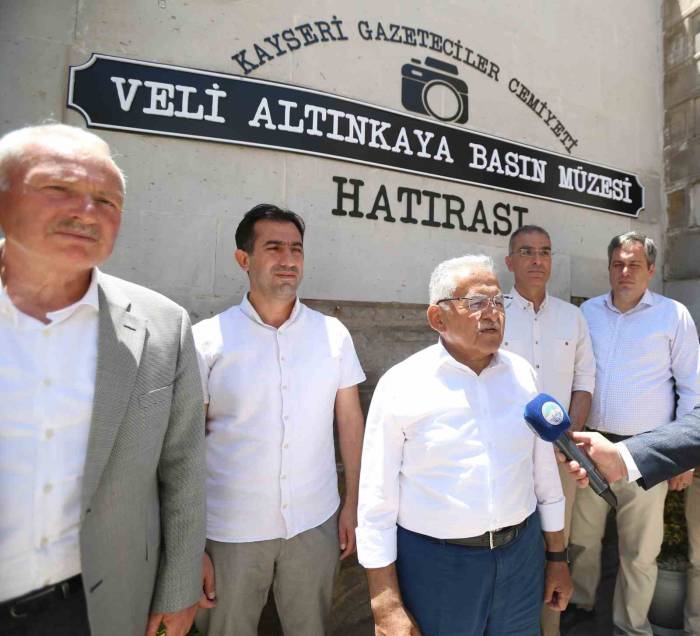 Başkan Büyükkılıç, 113 Yıllık Kayseri Basın Tarihine Işık Tutacak Müzeyi İnceledi