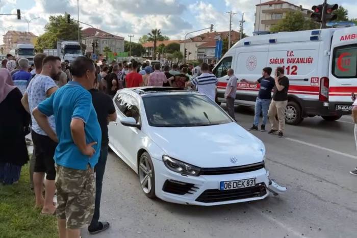 Otomobil İle Motosiklet Çarpıştı: 1 Ölü