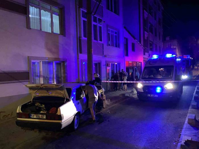 Alkollü Sürücü Aydınlatma Direğine Çarptı
