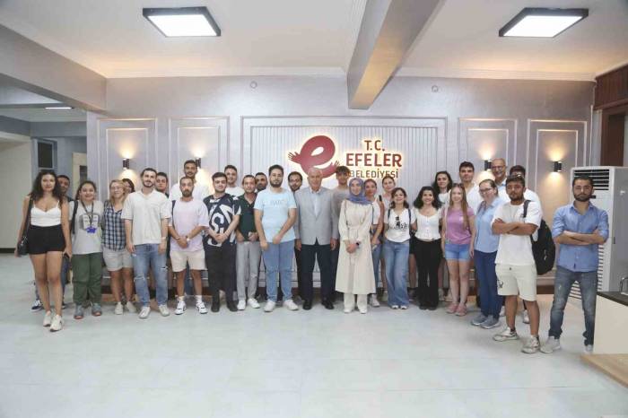 Başkan Atay, Tıp Öğrencilerini Ağırladı