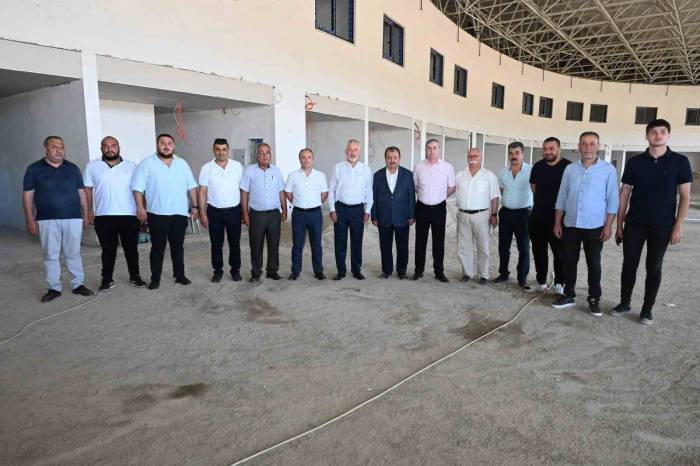 Başkan Başdeğirmen, Yazıhane Sahipleriyle Yeni Otogar İnşaatını İnceledi