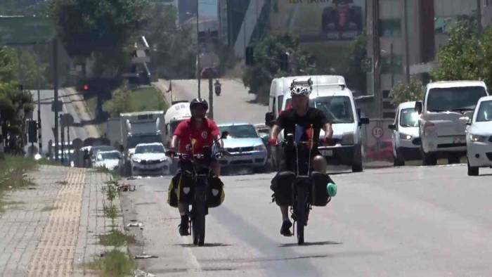 Belçika’dan Türkiye’deki Baba Ocağına Bisikletle Geldiler