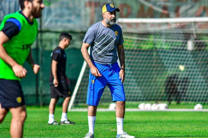 Tolunay Kafkas: "3 Kesin Transfer Yapacağız"