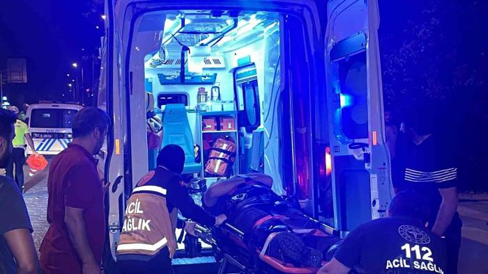"dur" İhtarına Uymadı, 1’i Polis 3 Kişiyi Yaraladı