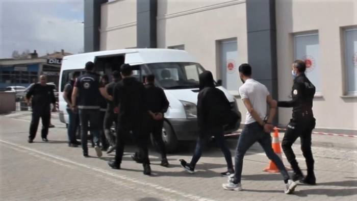 Erzincan’da Çeşitli Suçlardan Aranan 27 Kişi Yakalandı, 3 Kişi Gözaltına Alındı