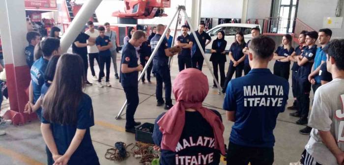 Malatya İtfaiyesinden Stajyer Öğrencilere Uygulamalı Eğitim