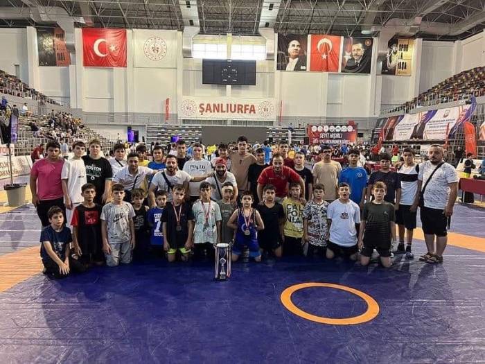 Orhanelili Güreşçiler Türkiye’de 8’inci Oldu