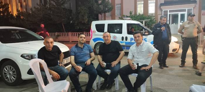 Düğün Sahiplerine Silah Uyarısı