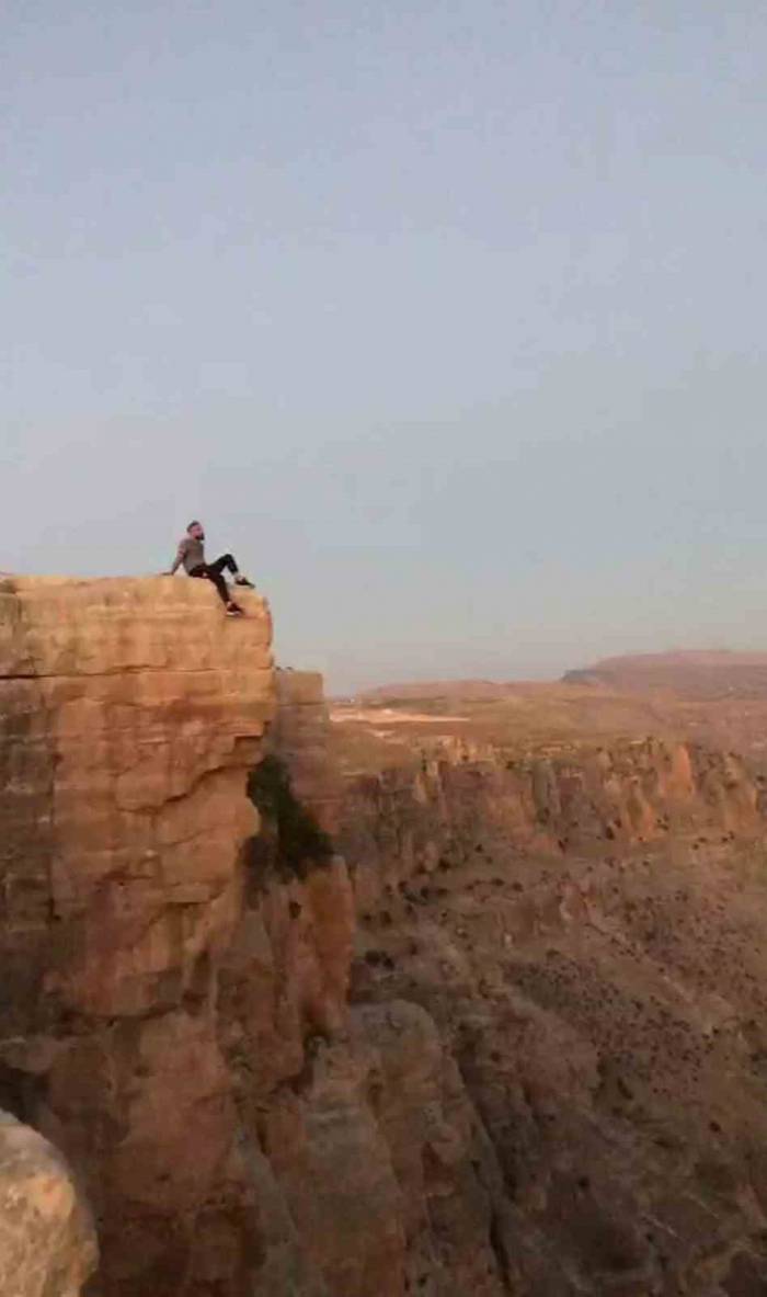 Sosyal Medyada Paylaşacakları Fotoğraf Uğruna Canlarını Hiçe Sayıyorlar