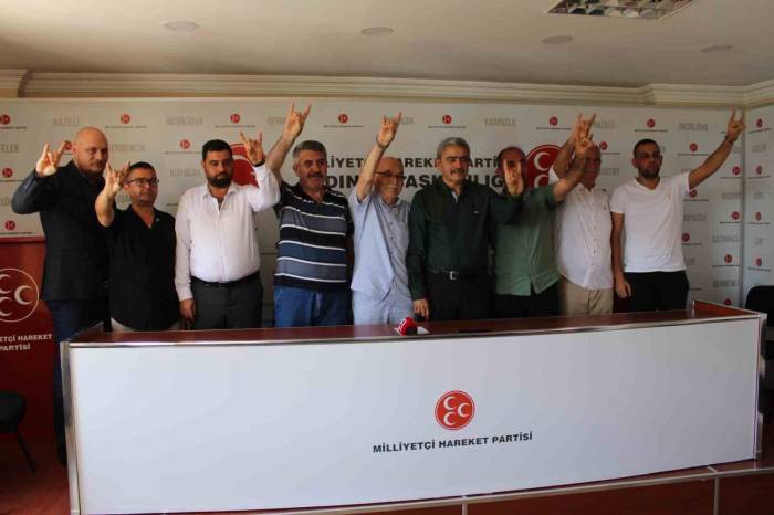 Mhp Aydın’da Yeni Üyelere Rozetleri Takıldı
