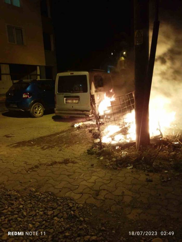 Türkeli’de Araç Yangını