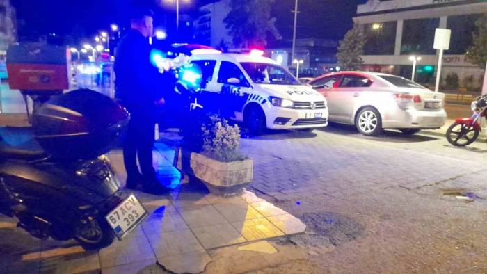Motosiklet İle Otomobil Çarpıştı; 1 Yaralı