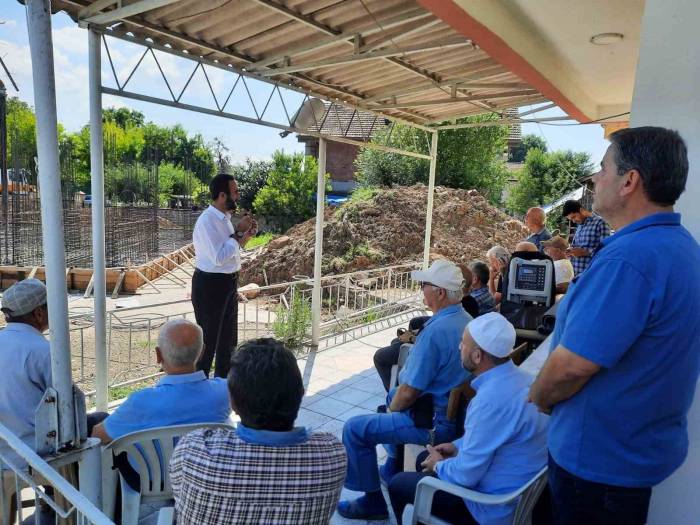 Depremde Ağır Hasar Alan Cami Sıfırdan Yapılıyor