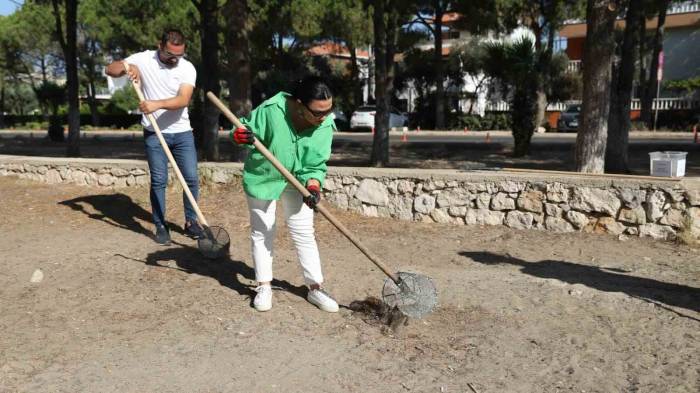 Didim’de Temiz Çevre İçin Ekipler Çalışmaya Devam Ediyor