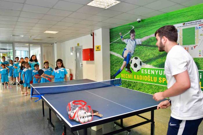 Esenyurtlu Çocuklar Yeteneklerini Yaz Spor Okulları’nda Keşfediyor