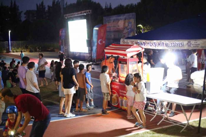 Mimar Sinan Parkı Aydınlıların Uğrak Yeri Oldu