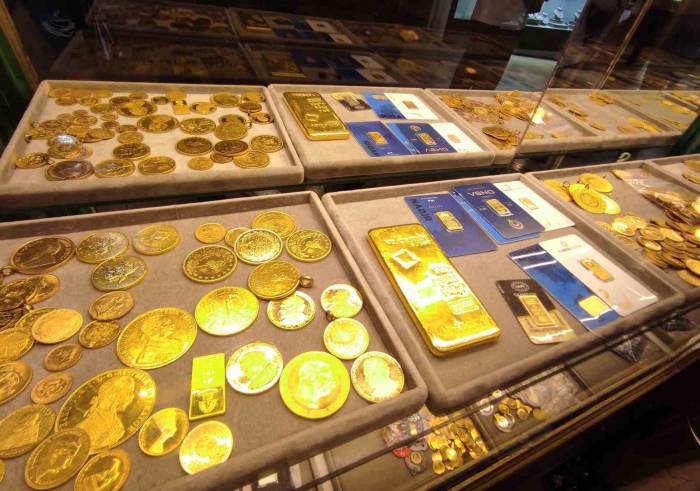 Gram Altın Rekor Seviyede, Gümüşe De İlgi Artıyor