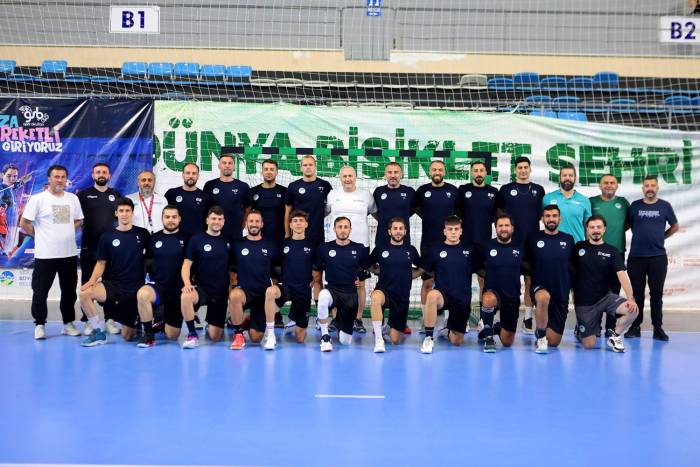 Sakarya Büyükşehir Hentbol Yeni Sezonun İlk Antrenmanına Çıktı