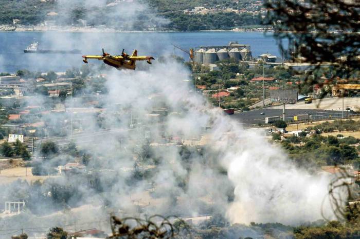Yunanistan’da Son 24 Saatte 66 Yangın