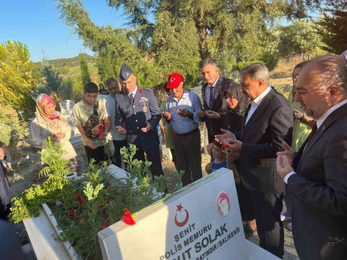 15 Temmuz Şehidi Turgut Solak’ın Kabrine Ziyaret