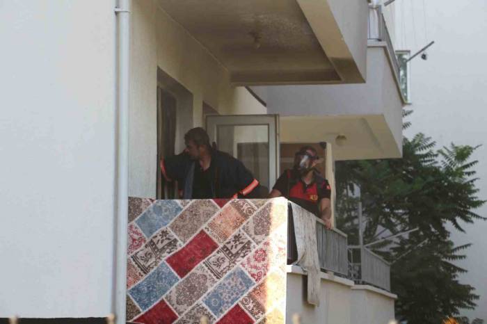 Alevlere Teslim Olan Daire Kullanılmaz Hale Geldi
