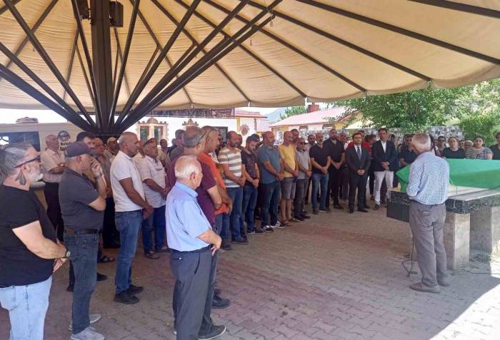 Tunceli’de ’clinton’ Lakaplı Aslan, Son Yolculuğuna Uğurlandı