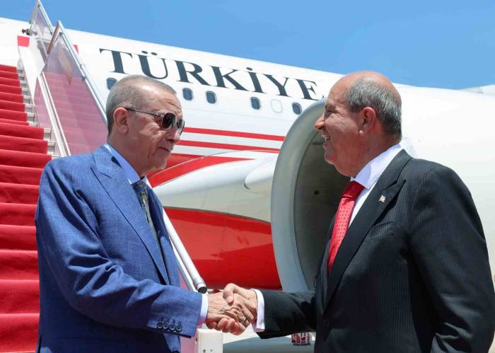 Cumhurbaşkanı Erdoğan, Kktc’de Resmi Törenle Karşılandı