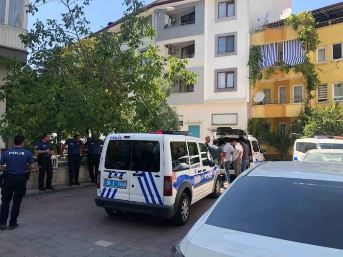 Sevgilisini Yemek Yaparken Yaralamış